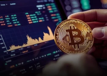 Bitcoin Stalls at $116k Amid 98% Odds of 25 bps Fed Cut Tomorrow